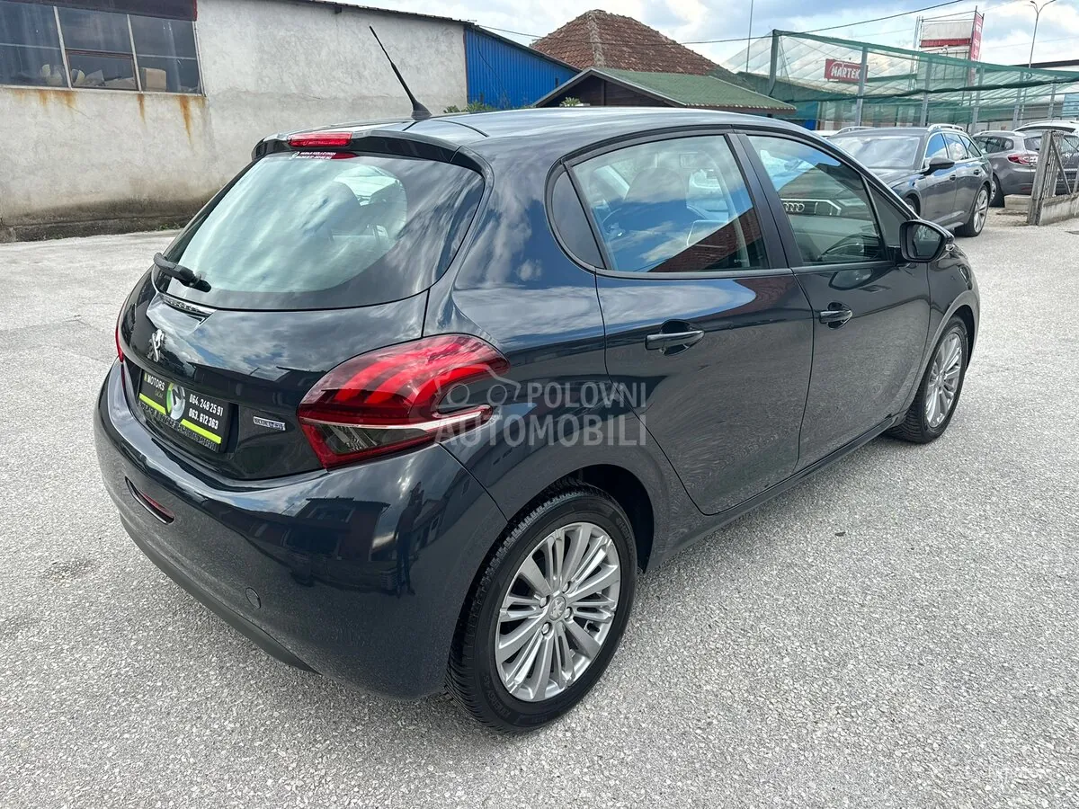 Peugeot 208 2016 photo 3