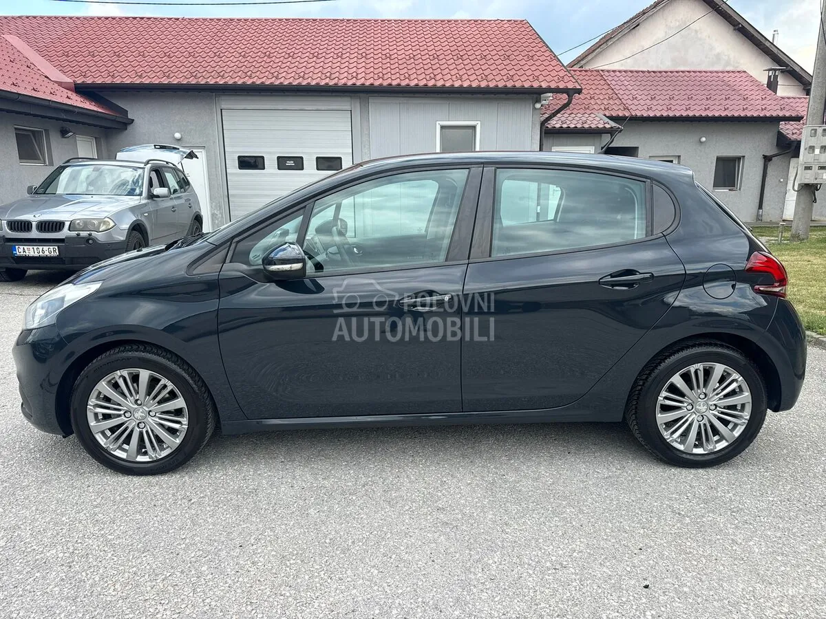 Peugeot 208 2016 photo 5