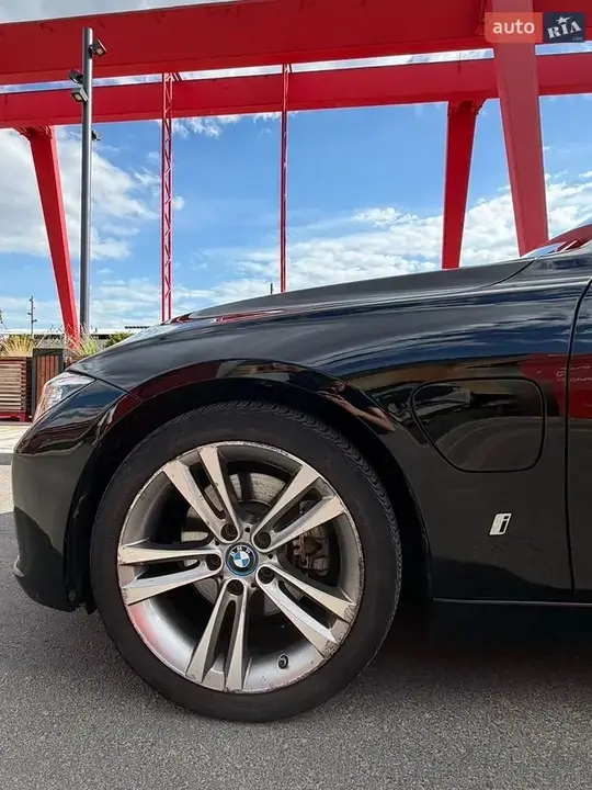 BMW 3 Series 2018 photo 4