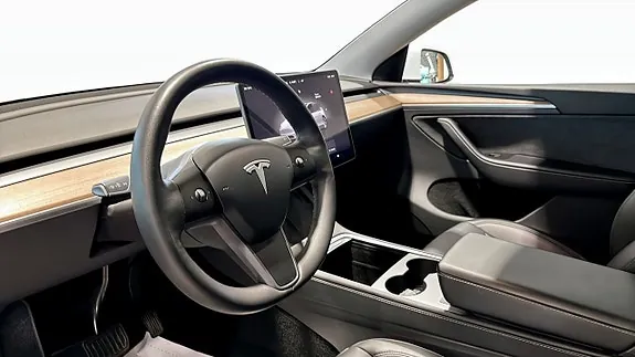 Tesla Model Y 2024 photo 4