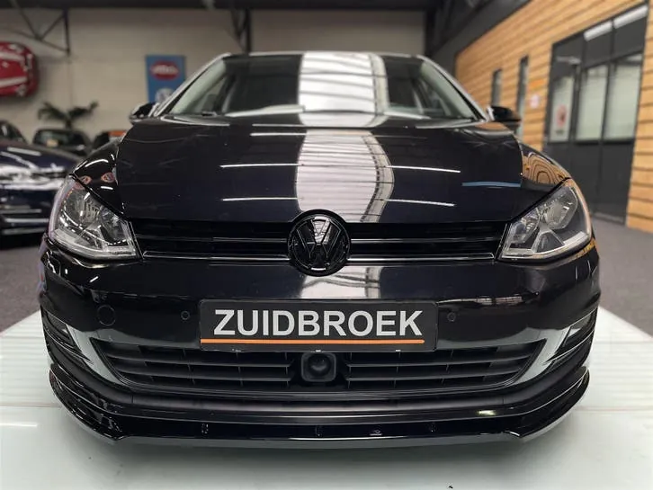 Volkswagen Golf 2012 photo 2