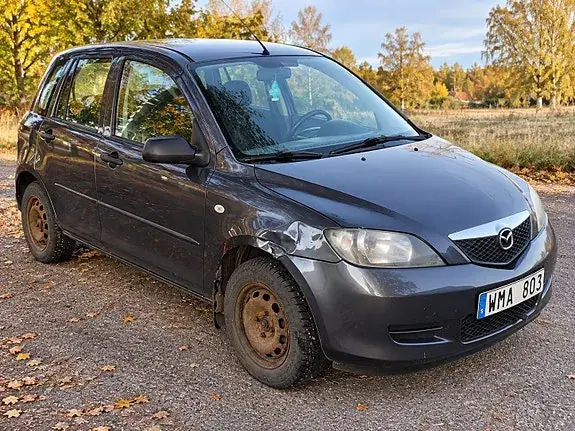 Mazda 2 2005 photo 2