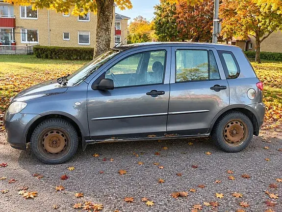Mazda 2 2005 photo 4