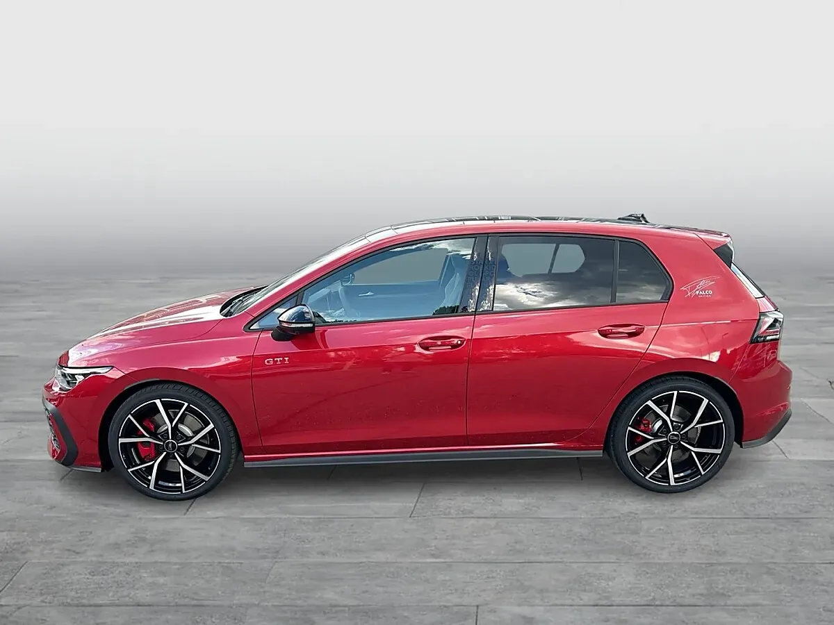Volkswagen Golf 2026 photo 2