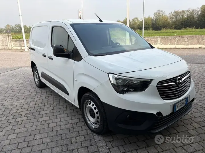 Opel Combo 2022 photo 2