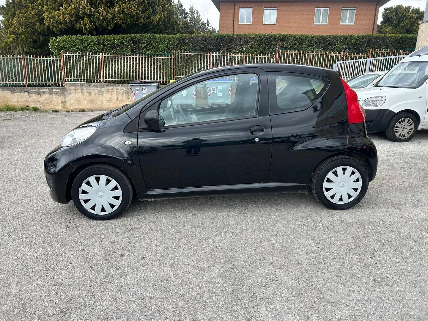 Peugeot 107 2010 photo 4
