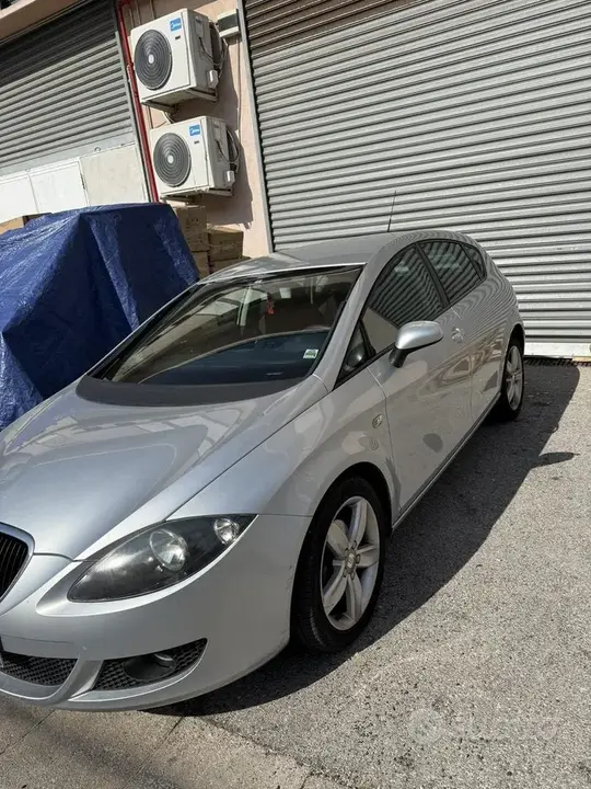 Seat Leon 2008 photo 2