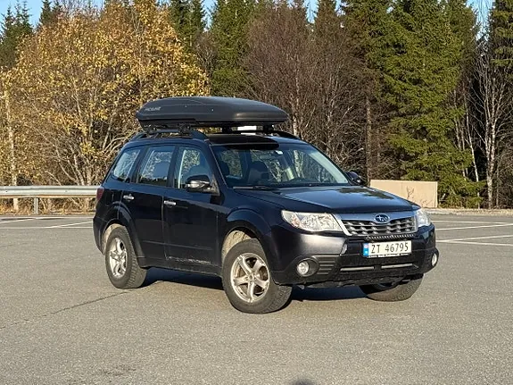 Subaru Forester 2011 photo 2