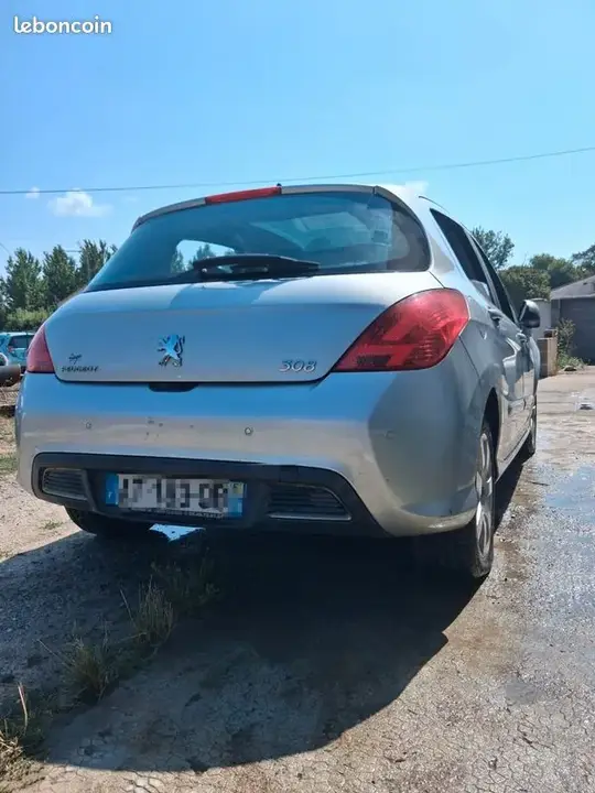 Peugeot 308 2010 photo 2