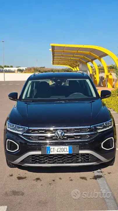 Volkswagen T-Roc 2024 photo 2