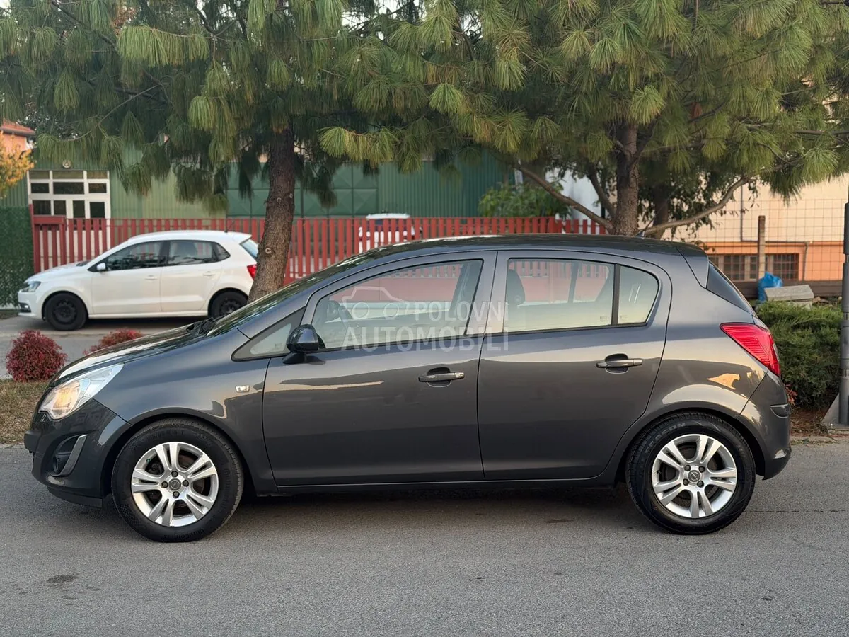 Opel Corsa D 2011 photo 4