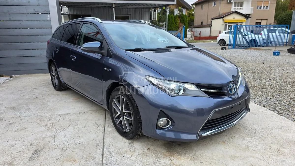 Toyota Auris 2015 photo 2