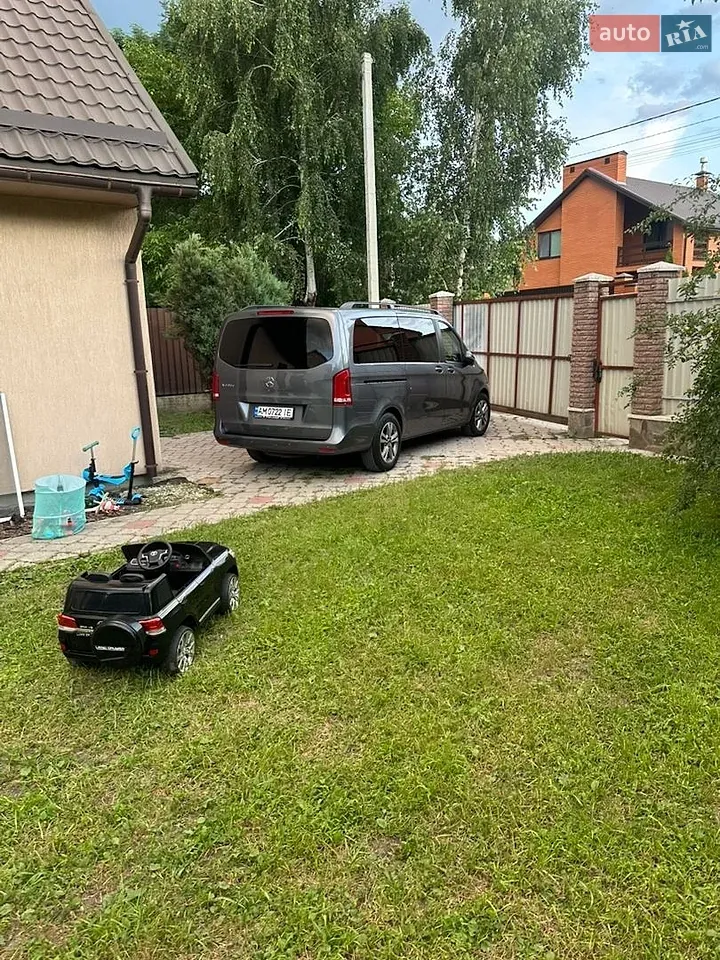 Mercedes-Benz V-Class 2019 photo 2