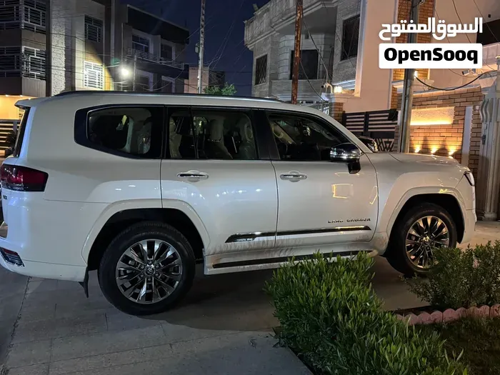 Toyota Land Cruiser 2023 photo 3