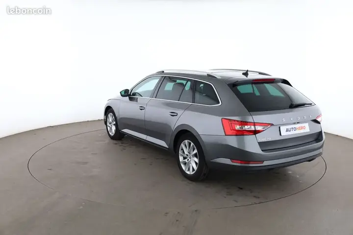 Skoda Superb 2024 photo 2