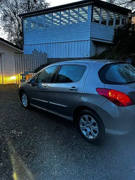 Peugeot 308 2011 photo 5