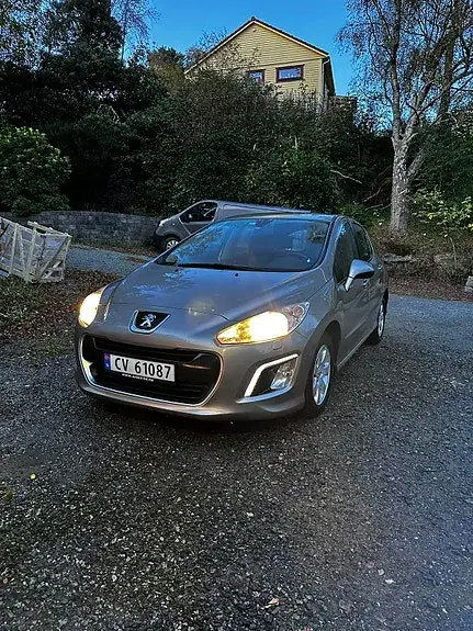 Peugeot 308 2011 photo 2