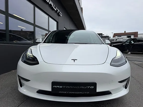 Tesla Model 3 2023 photo 3