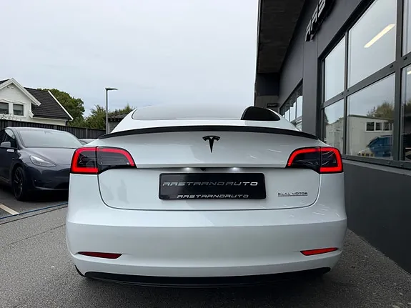 Tesla Model 3 2023 photo 5