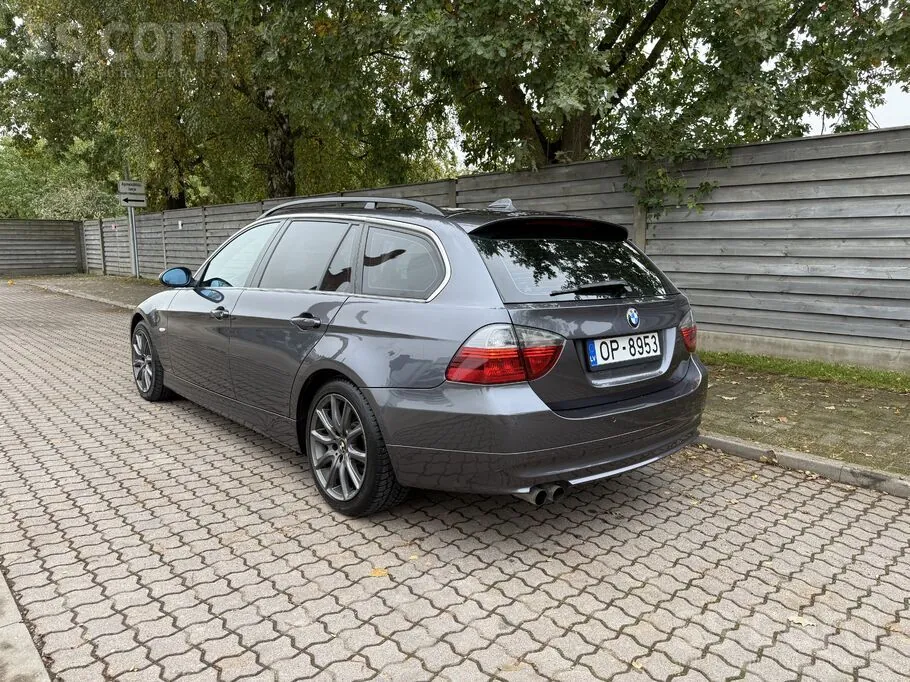 BMW 325 2007 photo 2