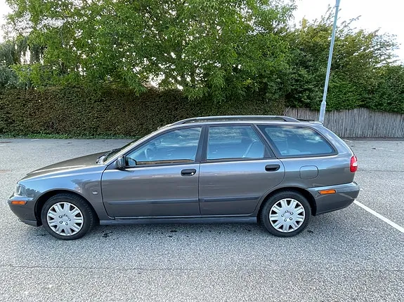 Volvo V40 2001 photo 4