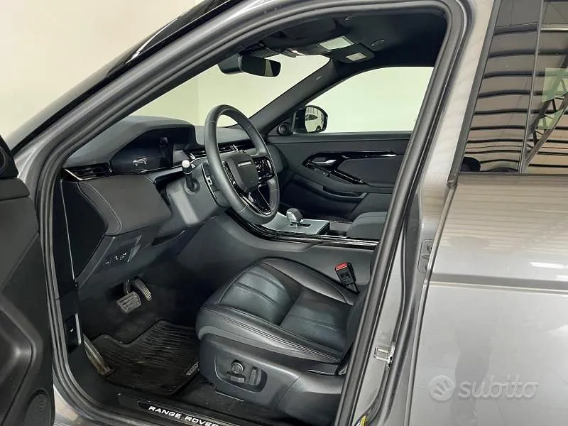 Land Rover Evoque 2024 photo 4
