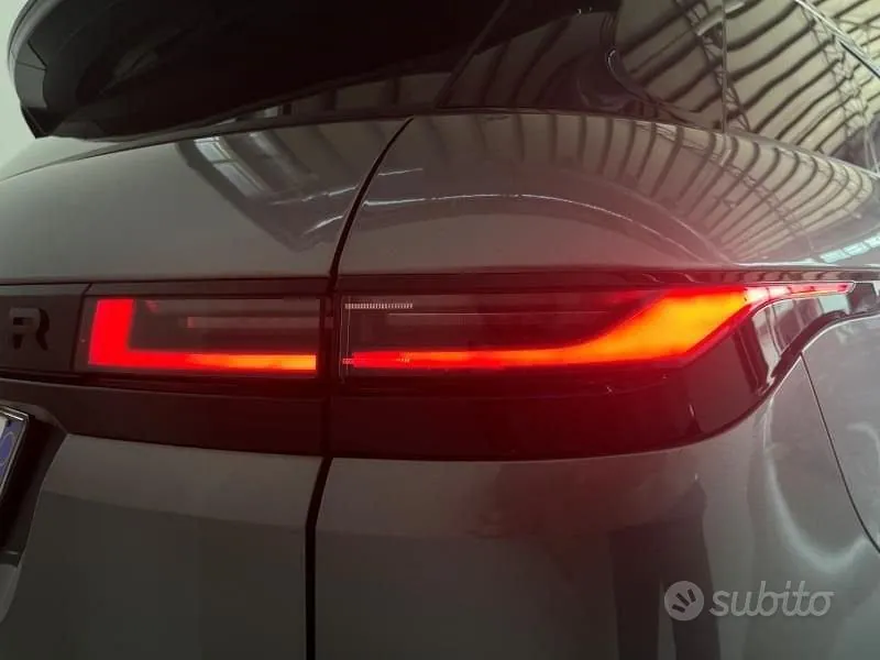 Land Rover Evoque 2024 photo 2