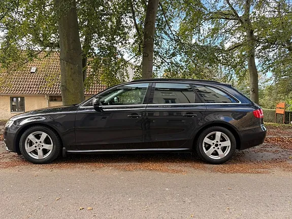 Audi A4 2009 photo 4