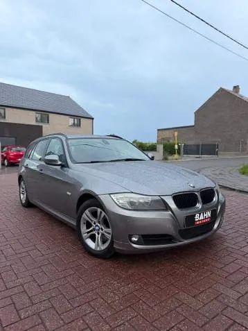 BMW 3 Series 2011 photo 3