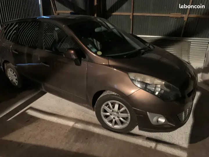 Renault Megane 2009 photo 2