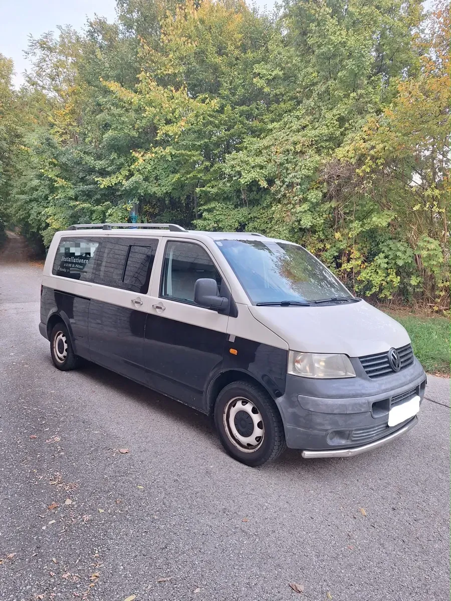 Volkswagen T5 2004 photo 2