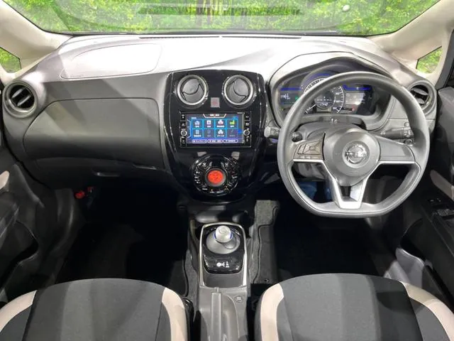 Nissan Note 2018 photo 2