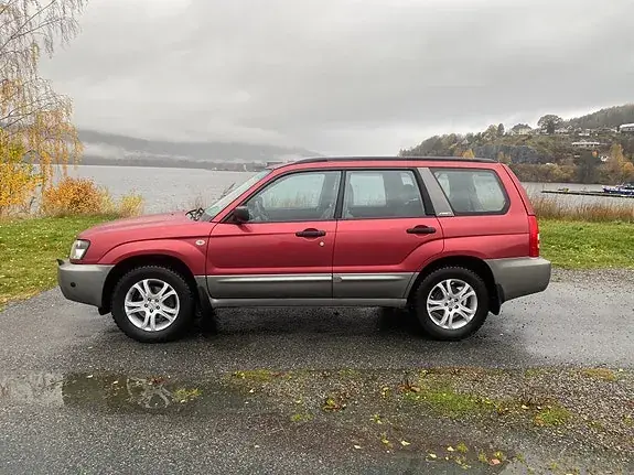 Subaru Forester 2004 photo 2