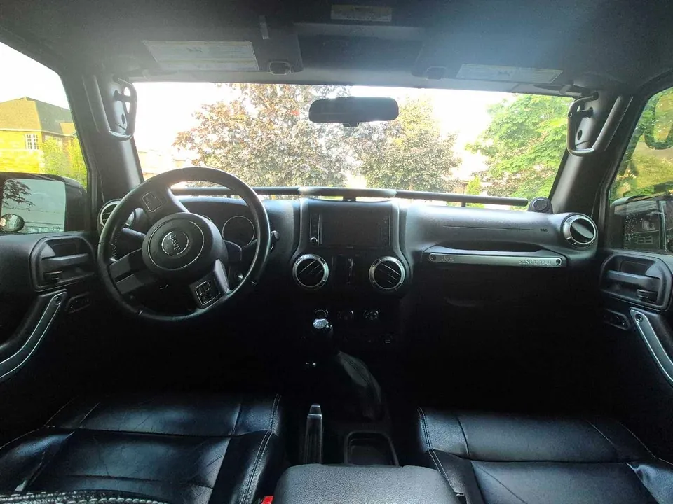 Jeep Wrangler Unlimited 2012 photo 3