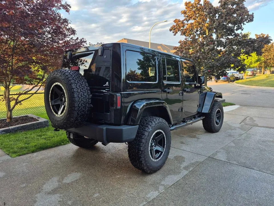 Jeep Wrangler Unlimited 2012 photo 2