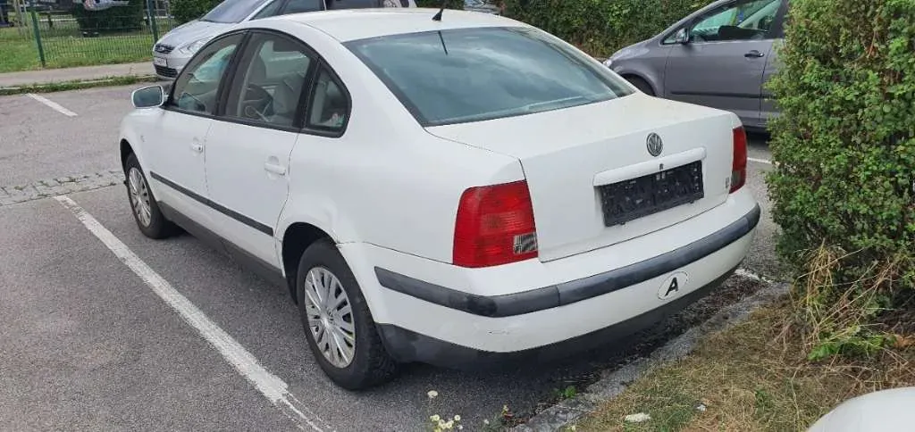 Volkswagen Passat 1998 photo 3