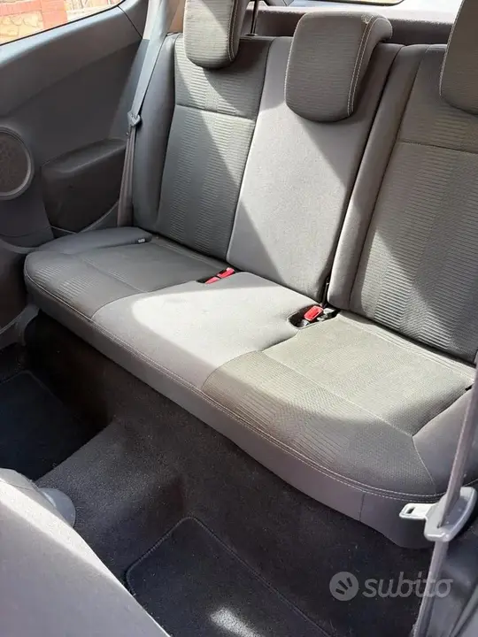 Renault Clio 2011 photo 4