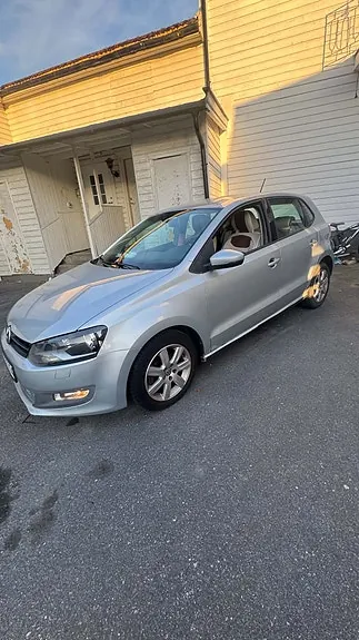 Volkswagen Polo 2011 photo 2