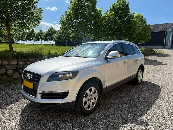 Audi Q7 2007 photo 2