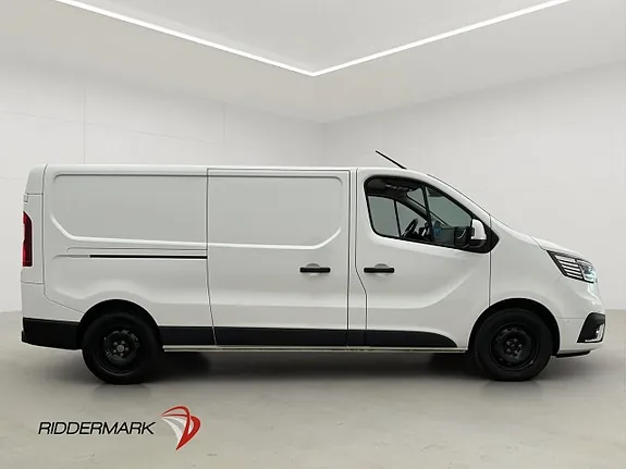 Renault Trafic 2024 photo 2