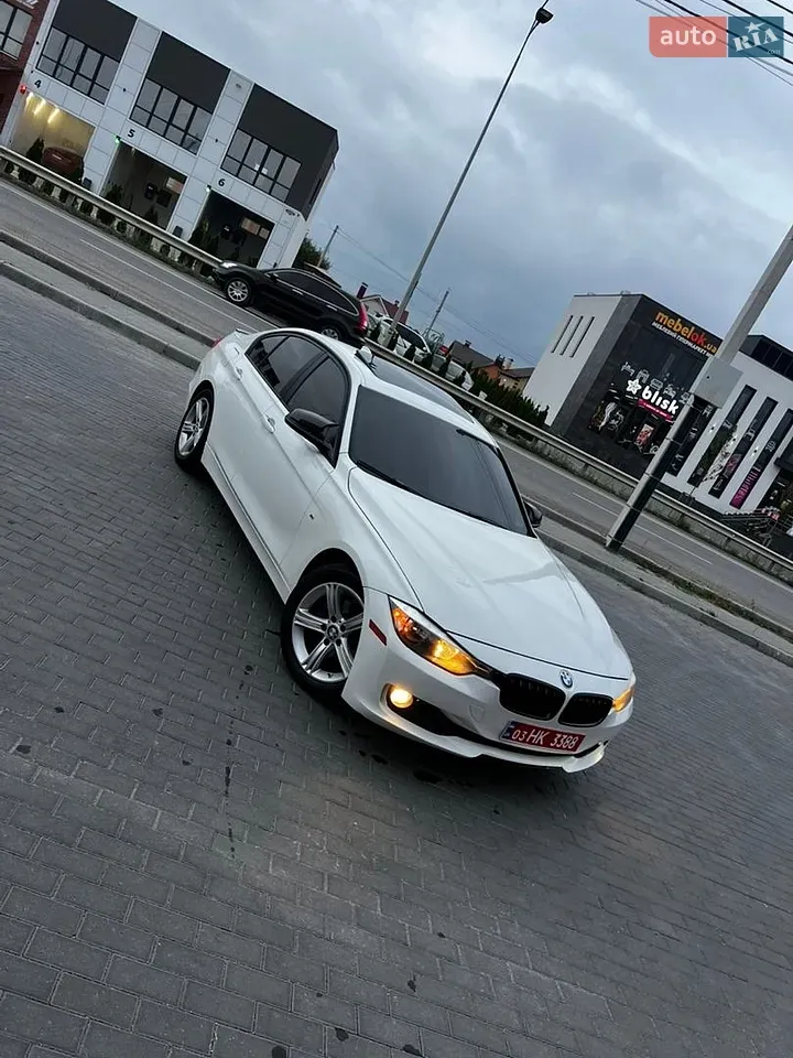 BMW 3 Series 2012 photo 2