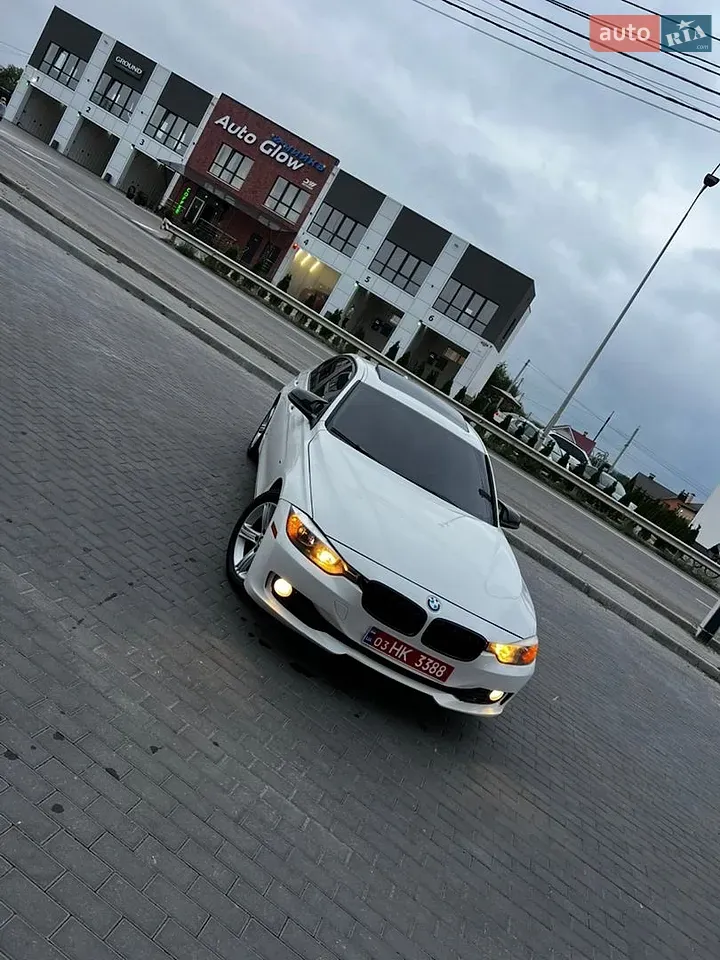 BMW 3 Series 2012 photo 3