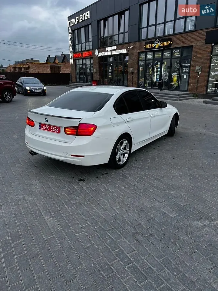 BMW 3 Series 2012 photo 5