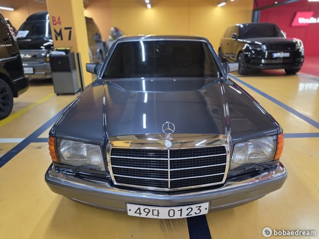 Mercedes-Benz 560 Sel