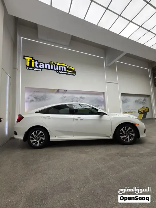 Honda Civic 2018 photo 2