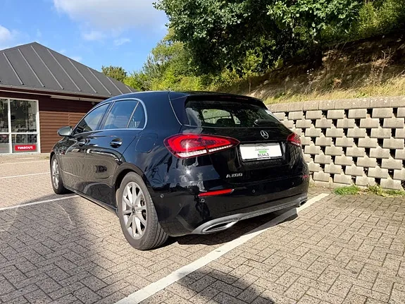 Mercedes-Benz A200 2018 photo 3
