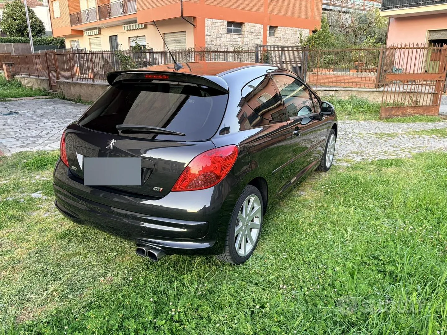 Peugeot 207 2009 photo 2