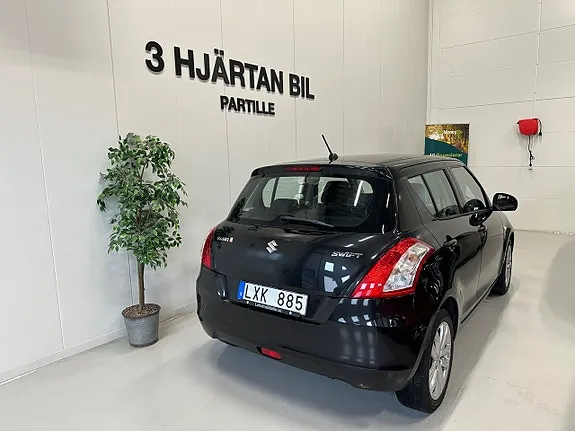 Suzuki Swift 2013 photo 4