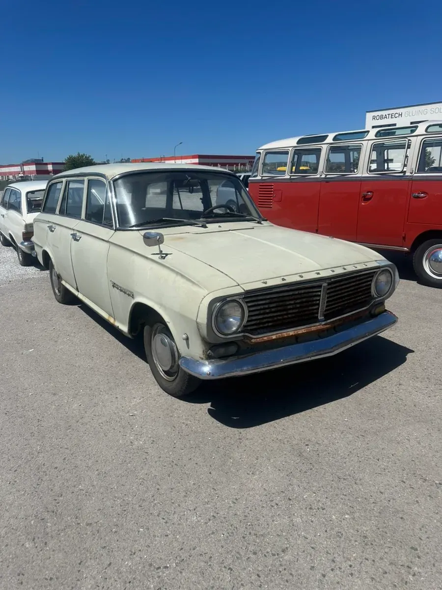 Vauxhall Victor