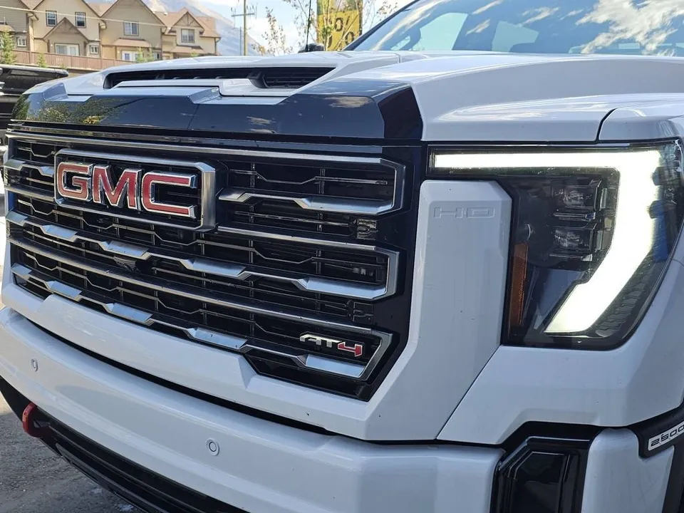 GMC Sierra 2500Hd 2026 photo 3